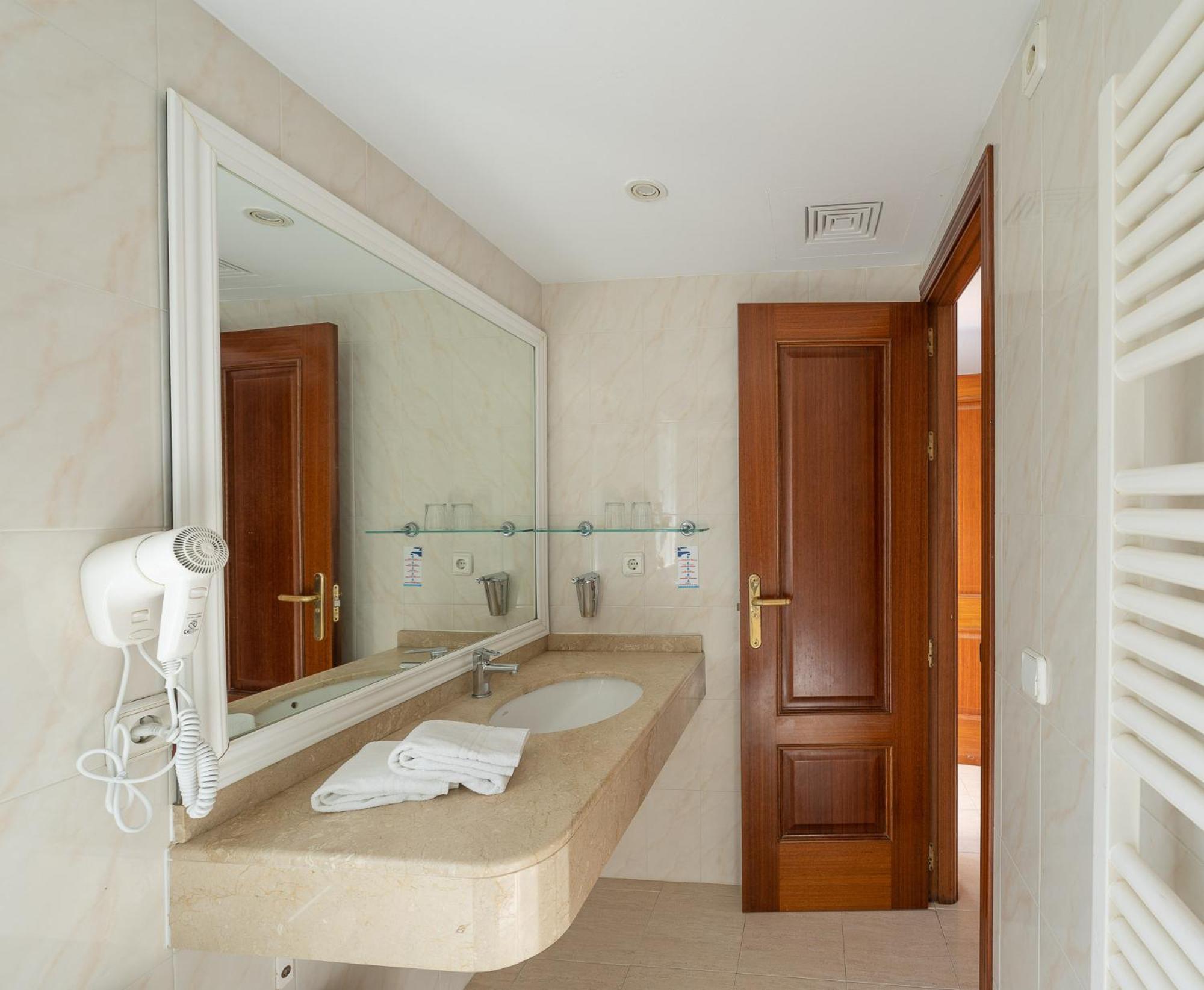 Apartamentos Los Tilos Peguera Extérieur photo